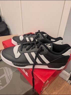 adidas Men's Black and White Low-Top Sneakers with Three Stripes